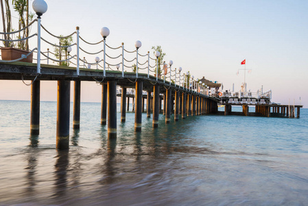 旅游业 海景 海滩 喜庆 日落 地平线 空的 木材 码头