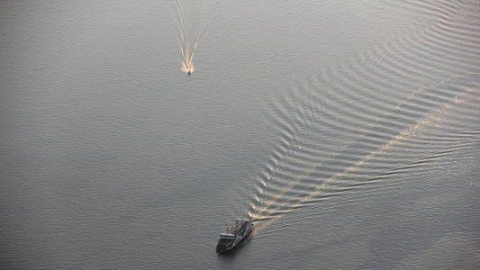 中途 乘客 旅游业 运输 拉维诺 海岸 海事 天空 意大利