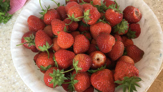 素食主义者 草莓 甜的 甜点 收获 杯子 饮食 浆果 自然