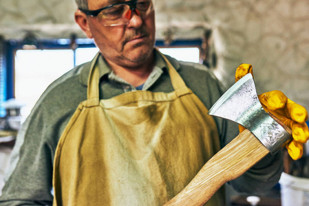 成人 工匠 木工 技术 车间 技术员 成熟 斧头 工作 行业