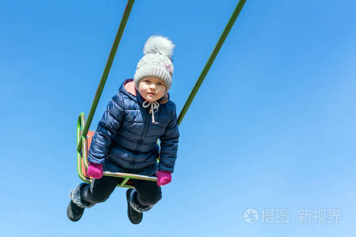 太阳 摆动 公园 童年 快乐 兴奋 娱乐 白种人 幸福 可爱的