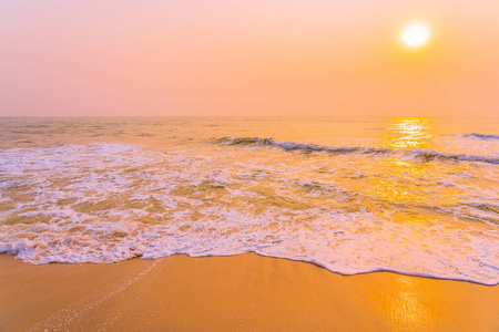 阳光 海滩 自然 海岸 太阳 海洋 反射 风景 美丽的 美女