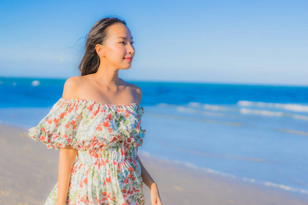 美丽的 女人 海滩 闲暇 海洋 泳衣 太阳 夏天 日光浴