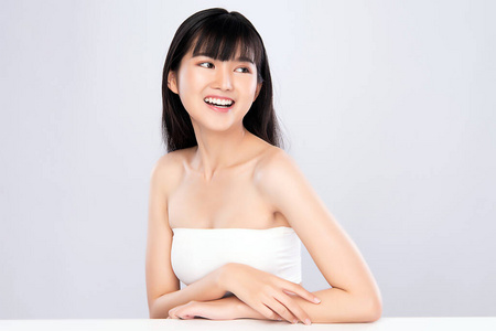 日本人 成人 特写镜头 面部 很完美 女人 制作 微笑 中国人
