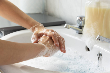 治疗 肥皂 应用 浴室 流行病 倾倒 保护 消毒 细菌 防止