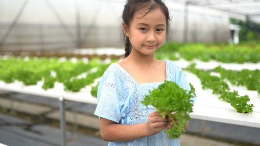 收获 春天 童年 园艺 自然 植物 乐趣 小孩 农事 农业