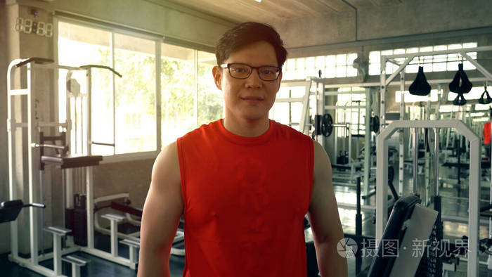 运动员 男人 重的 成人 健美运动员 运动型 摆姿势 亚洲