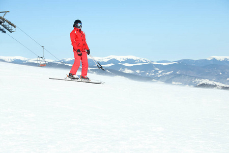 滑雪者 运动 假日 冒险 寒冷的 求助 小山 旅行 适合