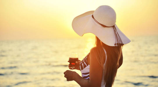 放松 太阳 美女 比基尼 女孩 夏天 葡萄酒 海滩 美丽的