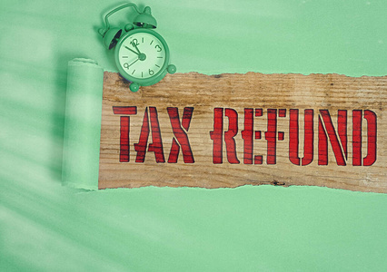 手写文字写退税。概念是指当纳税义务低于已缴税款时的退税。