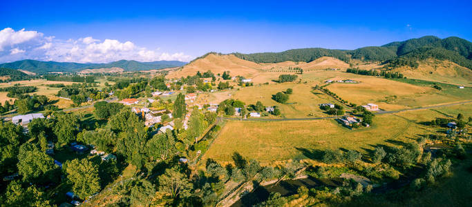 日落 无人机 内地 山谷 草地 风景 旅行 目的地 全景图