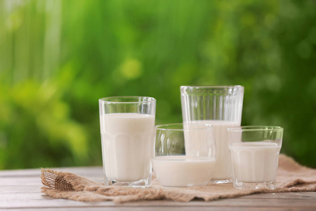 牛奶 玻璃 营养物 维生素 产品 蛋白质 饮酒 玻璃杯 早餐