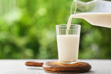 牛奶 蛋白质 产品 瓶子 液体 饮食 营养物 营养 乳糖