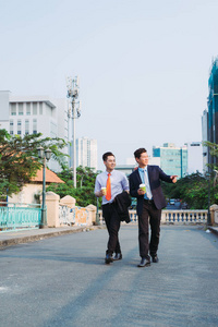 行走 在一起 总经理 越南人 韩国人 商业 微笑 经理 通信