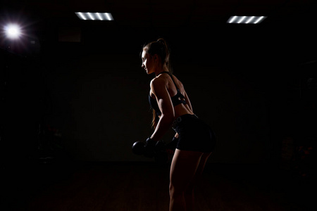 运动员 力量 肌肉 健康 健美 重量 健身房 锻炼 美女