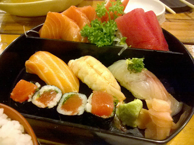 烹饪 寿司 海鲜 午餐 美食家 盘子 三文鱼 美味 日本