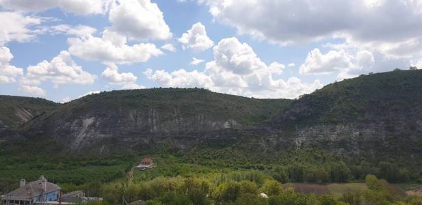 美女 天空 季节 小山 太阳 自然 旅行 森林 环境 山谷