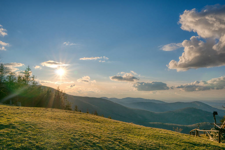 山谷 领域 风景 天空 森林 自然 小山 美丽的 旅行 夏天