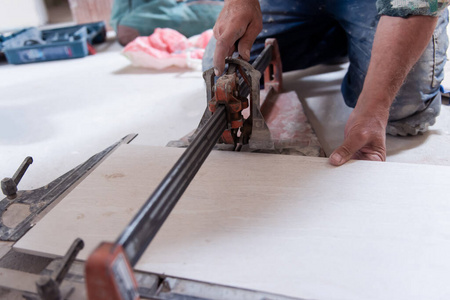 安装 房子 铺设 手册 整修 木匠 切割 抹灰 工作 承包商
