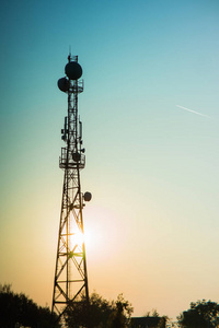 金属 电信 行业 远的 频率 信号 商业 雷达 广播 网络