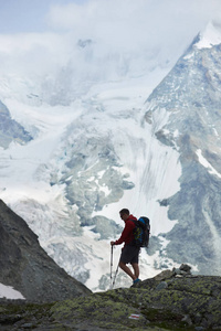 成功 高的 攀登 风景 阿尔卑斯山 男人 风险 运动 徒步旅行者