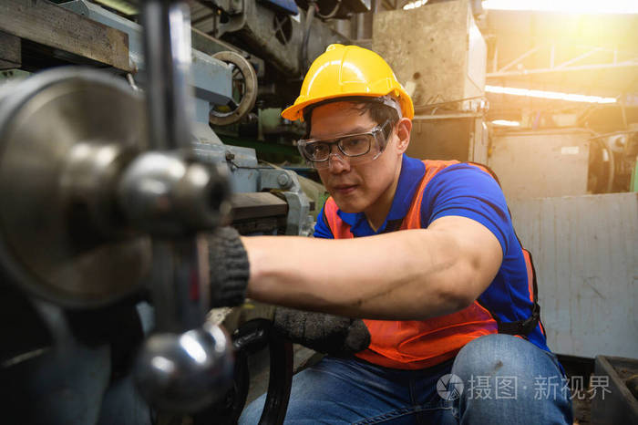 行业 技工 机械 制服 仓库 团队 站立 机器 建设 技术员