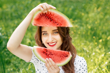 美女 素食主义者 肖像 快乐 健康 夏天 有趣的 西瓜 食物
