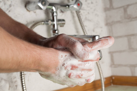手指 泡沫 清洁 水龙头 冠状病毒 流感 清洗 预防 病毒