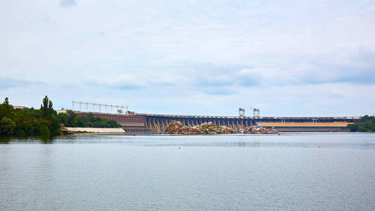 第聂伯河上最大的水电站