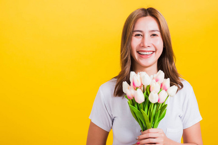 郁金香 惊喜 女孩 礼物 花的 白种人 前进 自然 美女