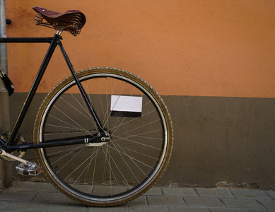 复古的 辐条 停车 城市 车辆 生态 欧洲 骑自行车 夏天