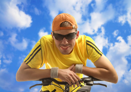 活动 外部 男人 自然 比赛 天空 骑自行车 旅行 夏天