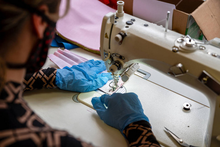 流行病 光晕 感染 安全 织物 女人 手工艺品 裁缝 卫生