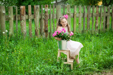 花束 花园 时尚 自然 夏天 粉红色 花的 小孩 白种人