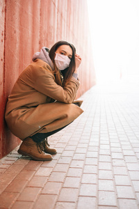 亚洲 人类 男人 保护 呼吸系统 城市 冠状病毒 病毒 女孩