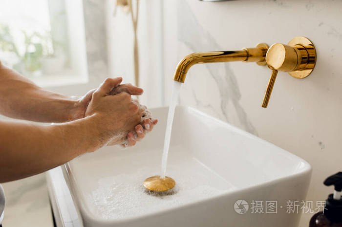 洗手用肥皂搓手防止冠状病毒传播保持卫生防止冠状病毒传播