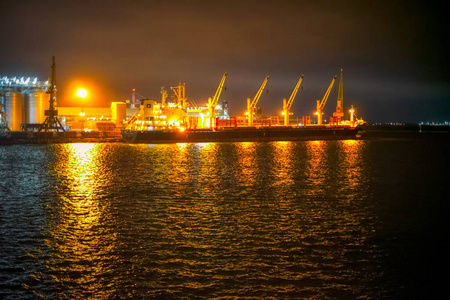 海事 卸货 造船 货物 造船厂 存储 商业 技术 卡车 机器