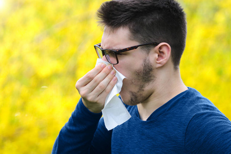 鼻炎 白种人 照顾 健康 流行病 病理学 爆发 病毒学 冠状病毒
