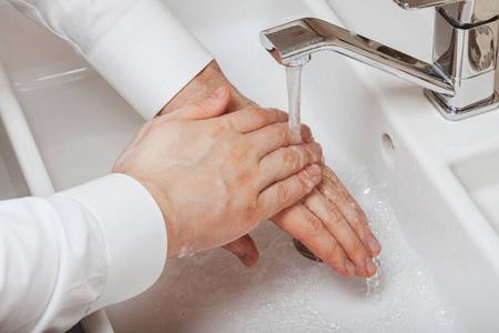 冲洗手图片