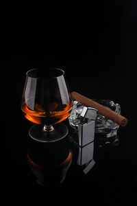 雪茄 酒杯 餐厅 饮料 威士忌 木材 玻璃 复制 利口酒