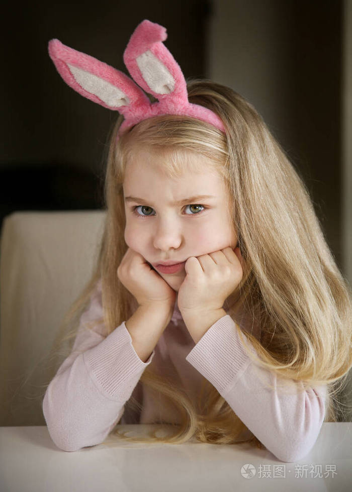 happyeasterveryangrylittlegirlwearingbunnyears