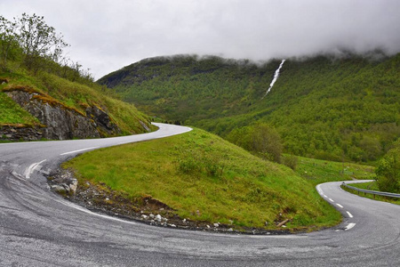 自然 欧洲 开车 瀑布 小山 挪威 旅行 打滑 公路 夏天