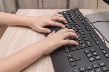 学习 技术 触摸 笔记本电脑 键盘 打字 商人 通信 在线