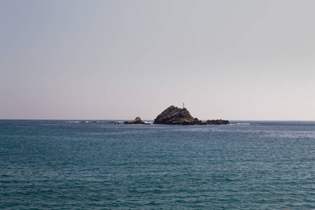 旅游业 自然 风景 假日 太阳 海洋 岩石 海岸 海滩 美丽的