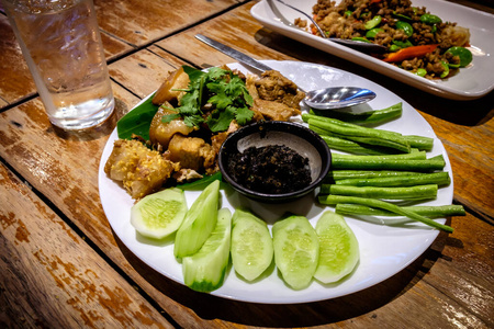 饮食 猪肉 亚洲 越南人 烹饪 腹部 盘子 瓷器 脂肪 晚餐