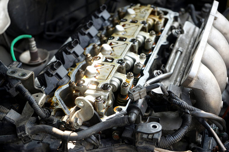 发动机 行业 修理 服务 维修 工程 工人 润滑油 车辆