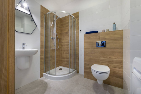 地板 房地产 家具 镜子 房子 淋浴 瓦片 在室内 简单的
