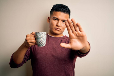 杯子 持有 手指 肖像 男人 热的 拒绝 防守 咖啡 西班牙裔