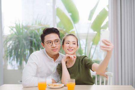 男人 早晨 韩国人 厨房 浪漫的 食物 日本人 营养 女人