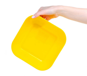 手里拿着黄色塑料饭碗
